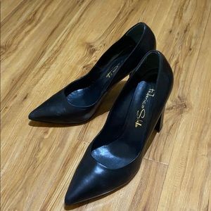 Never worn black leather pump